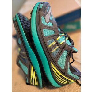 Brooks PureGrit 2 All Terrain Pool Green/Nightlife Split-Toe Trail Runner 120133